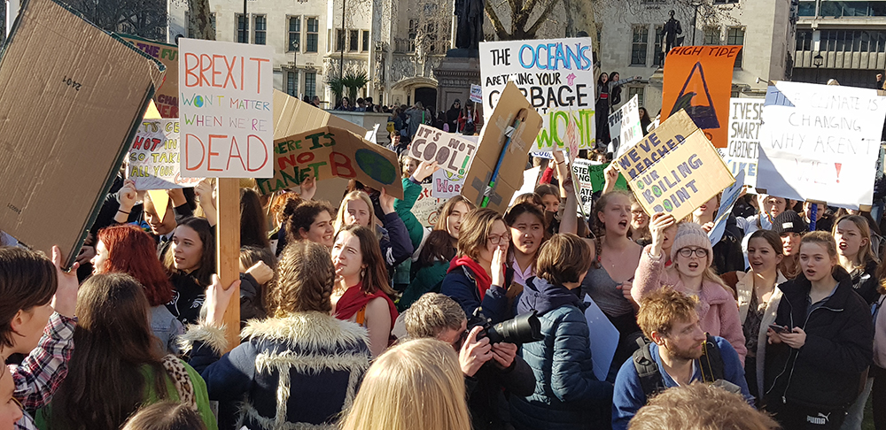  #ClimateStrike | Πορεία για το περιβάλλον σε Θεσσαλονίκη & Αθήνα