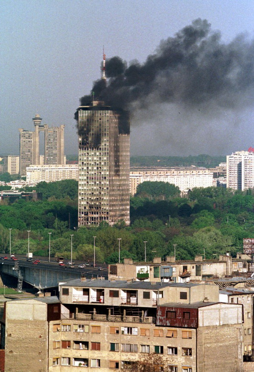  24 Μαρτίου 1999 | Eκείνη τη νύχτα σώπασαν οι λύκοι γιατί ούρλιαζαν οι άνθρωποι…