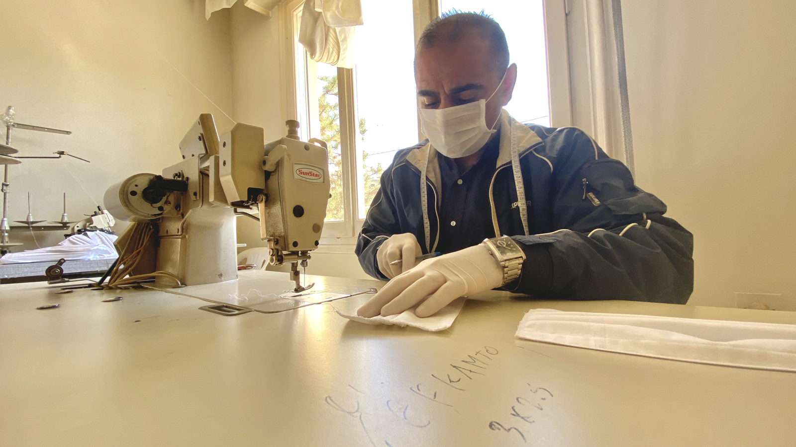  #Story2Tell | Safar Saado ο Ιρακινός ράφτης που φτιάχνει μάσκες για τα Τρίκαλα