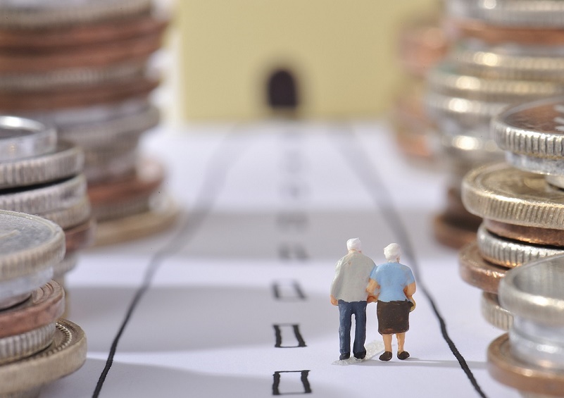  #EconoME | Εμπαίζουν τους συνταξιούχους με τα αναδρομικά. Λεφτά γιοκ, λέει ο Βρούτσης!