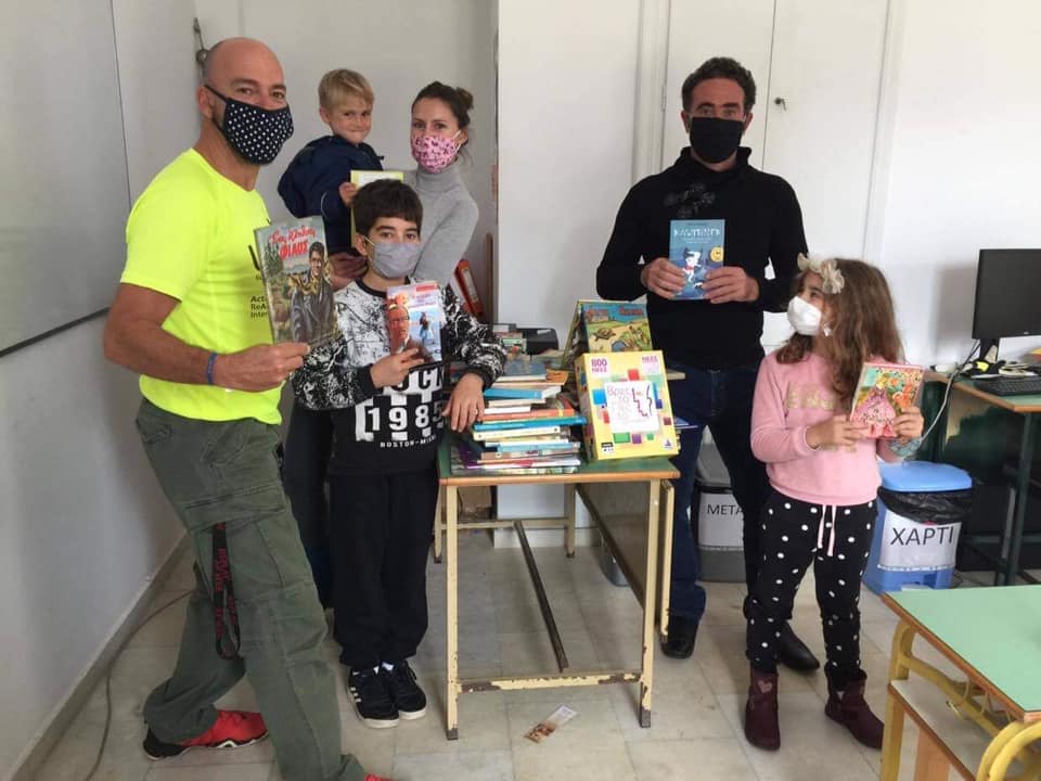  #LAVEyou | 150 βιβλία από παιδιά της Πάρου στη Δημοτική Βιβλιοθήκη σχολείου της Ηρακλειάς
