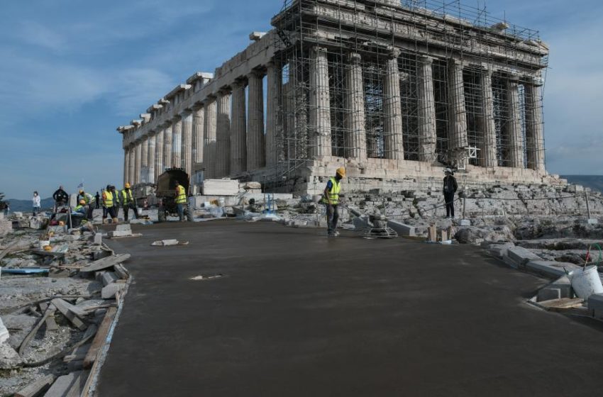  «Τσιμέντωσαν» την Ακρόπολη και απαγορεύουν την αυτοψία στους αρχαιολόγους