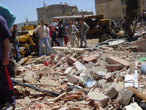  Ισχυρός σεισμός στην Αλγερία – Πανικός, κόσμος πηδούσε από τα μπαλκόνια