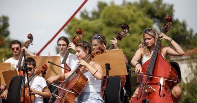 Διακόσια δωρεάν εισιτήρια για ανέργους στη Χριστουγεννιάτικη MOYSA